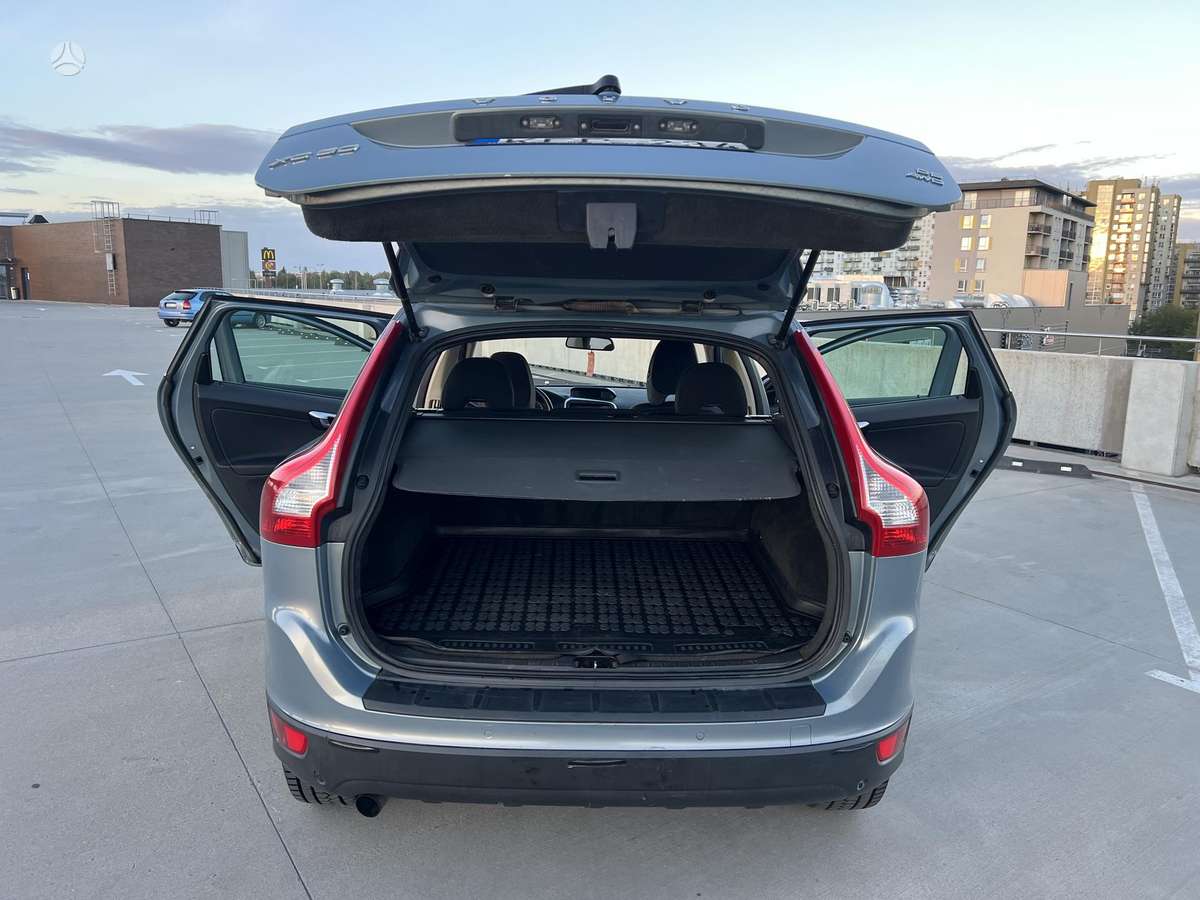 Volvo XC60 2009 — photo 34