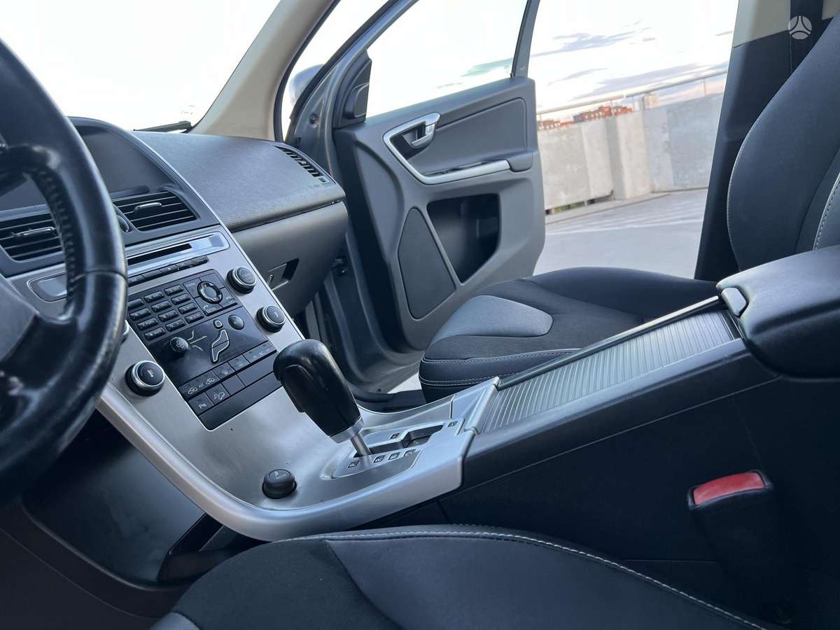 Volvo XC60 2009 — photo 38