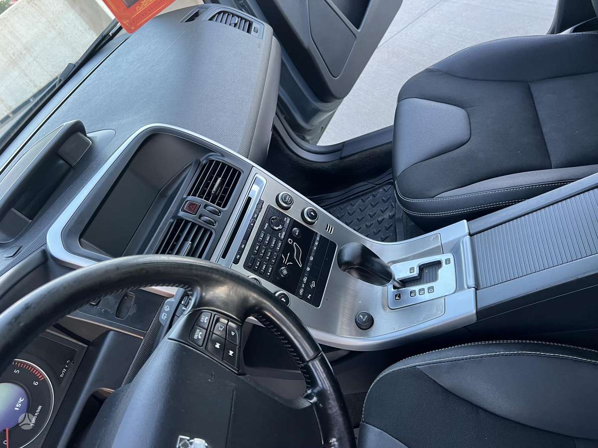 Volvo XC60 2009 — photo 39