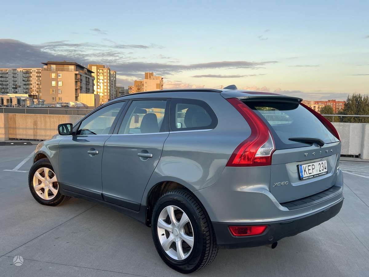 Volvo XC60 2009 — engine 2400 cm³, 185 HP (136kW)