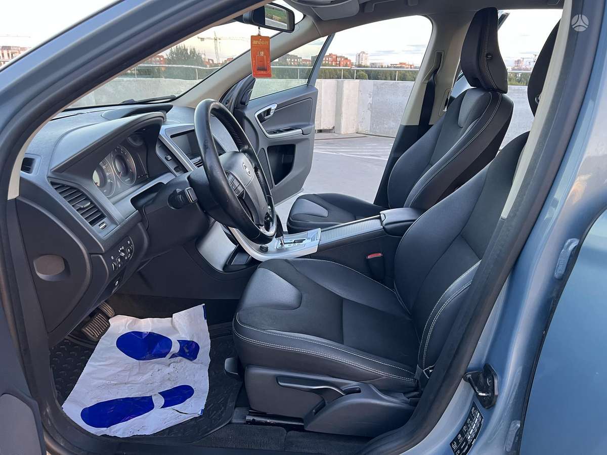 Volvo XC60 2009 — photo 42