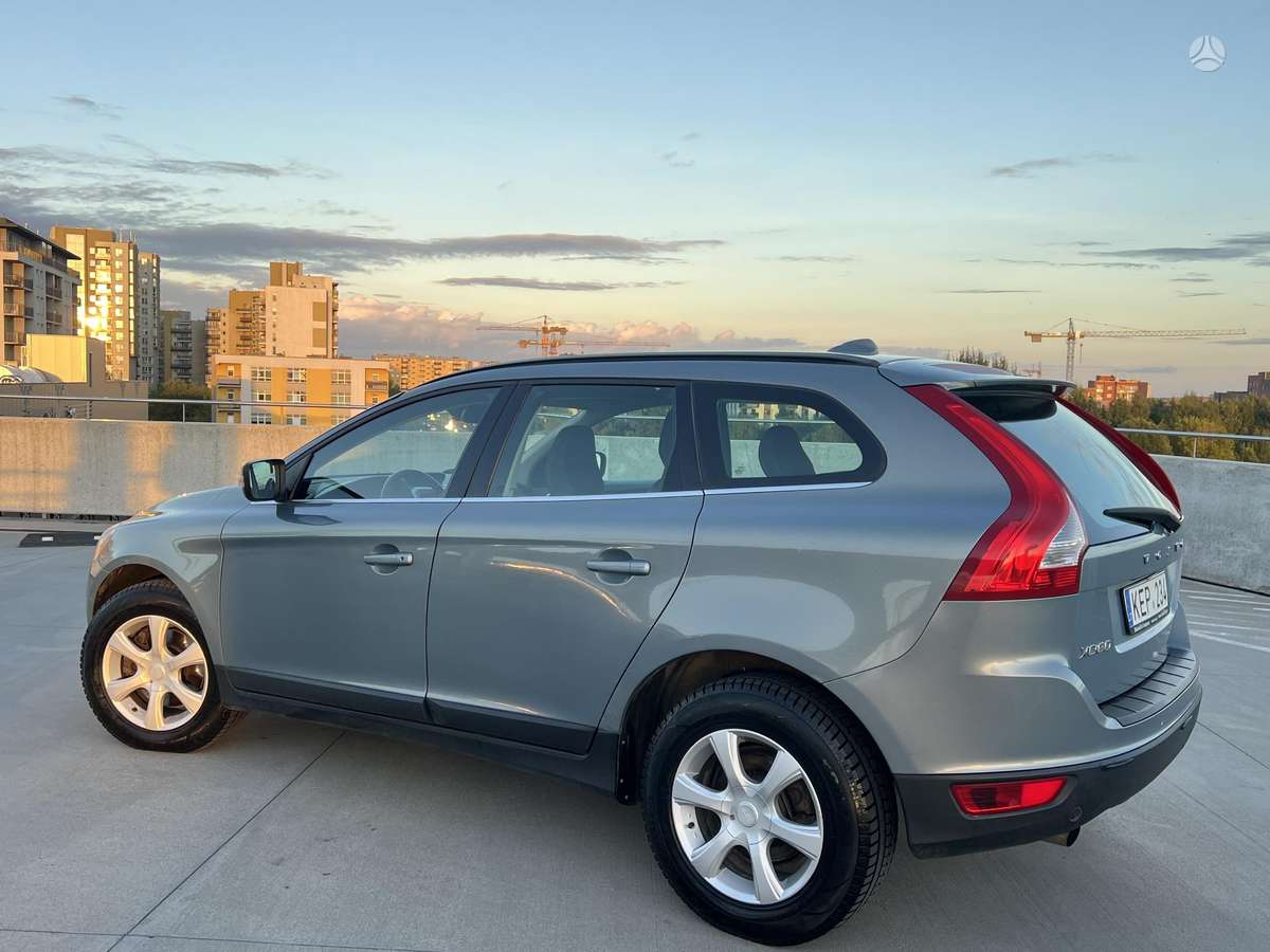 Volvo XC60 2009 — photo 7