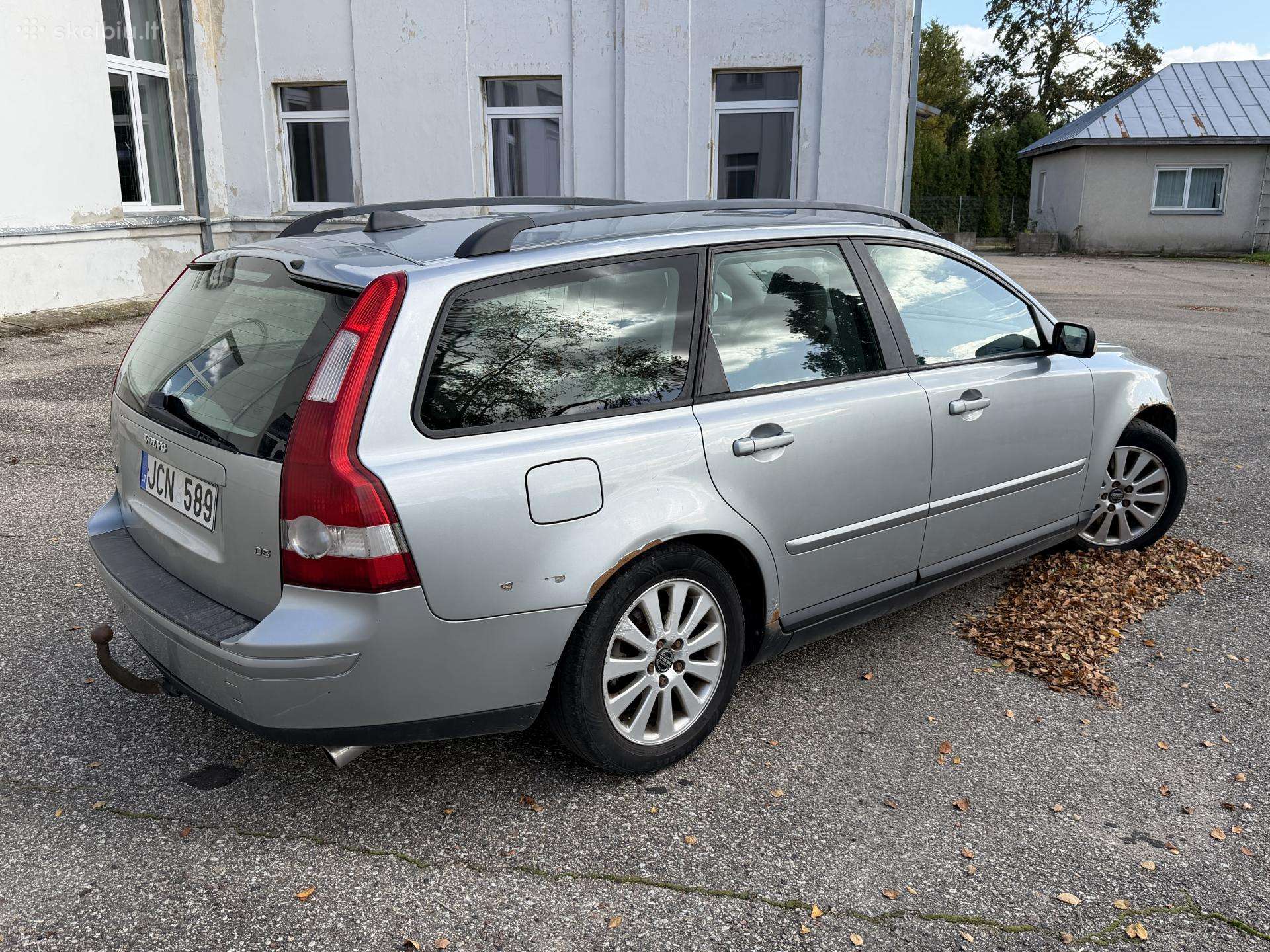 Volvo V50 2006 — engine 2400 cm³, 179 HP (132kW)