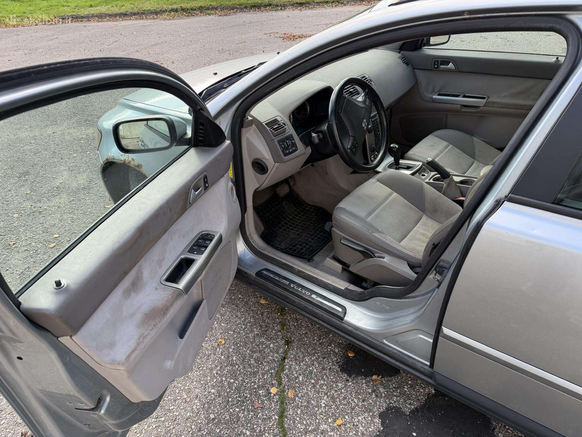Volvo V50 2006 — photo 9