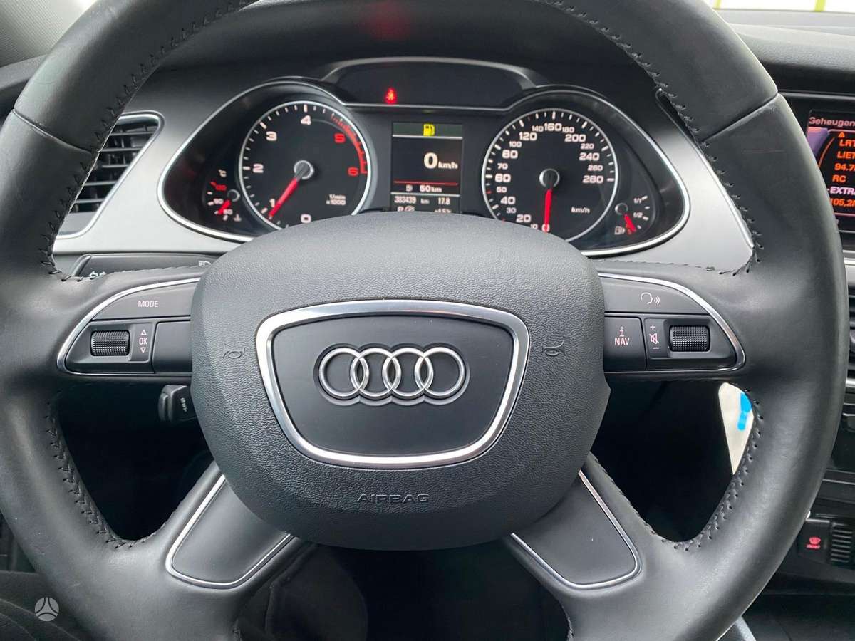 Audi A4 2012 — photo 12