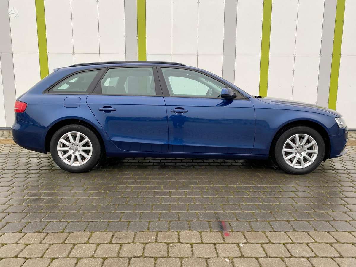 Audi A4 2012 — rear view