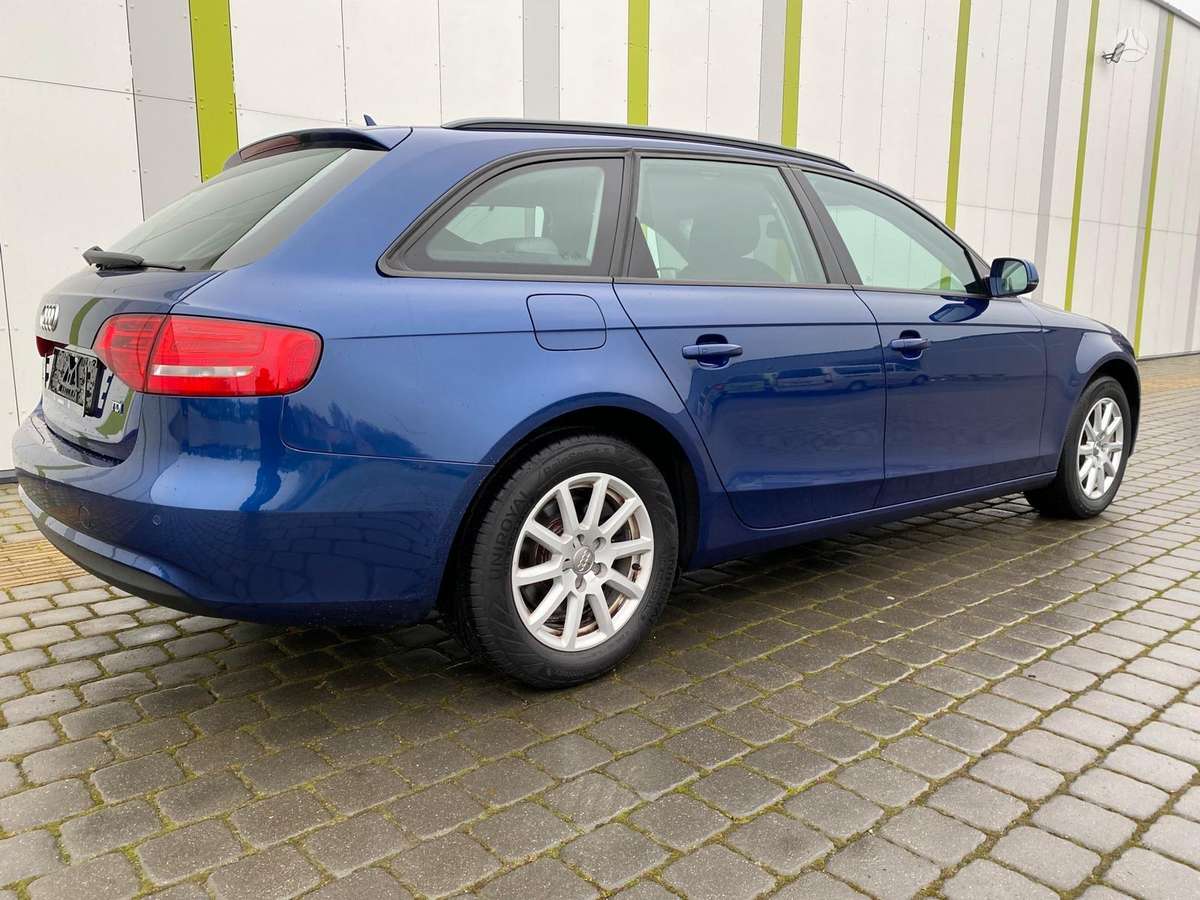 Audi A4 2012 — interior