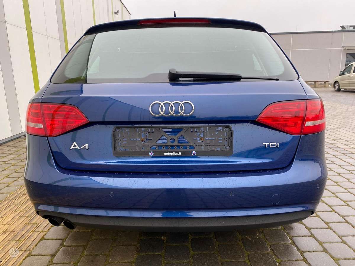 Audi A4 2012 — engine 1968 cm³, 143 HP (105kW)
