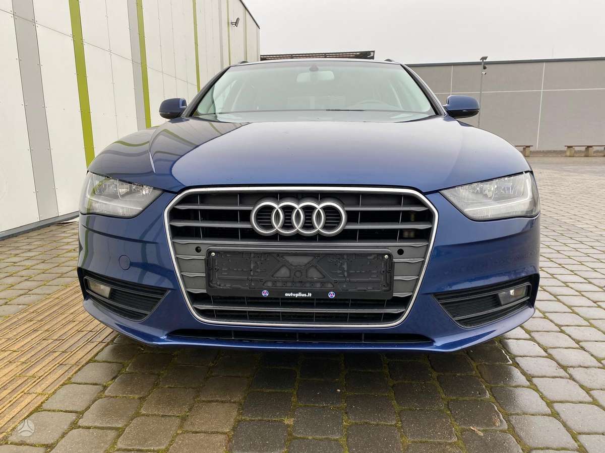 Audi A4 2012 — photo 8
