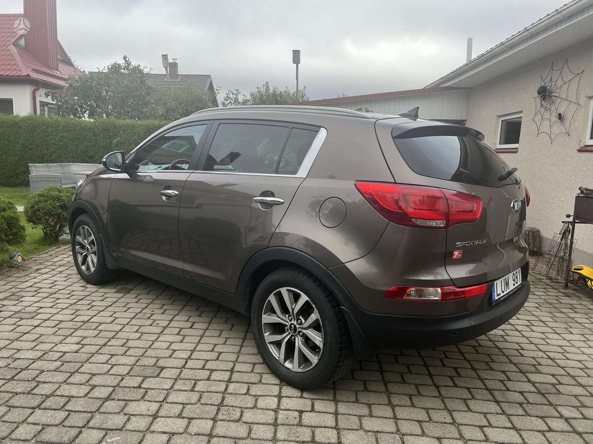 Kia Sportage 2015 — rear view