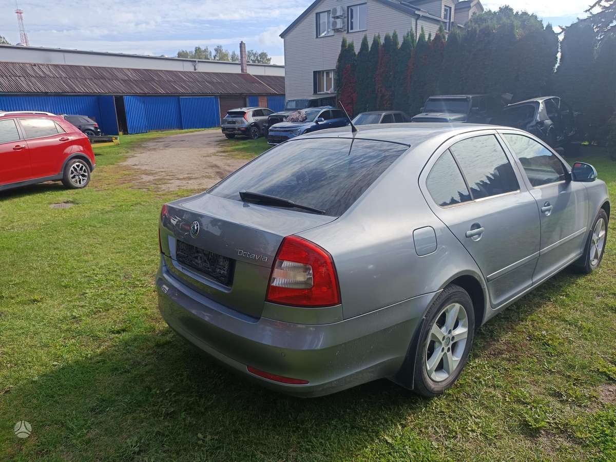 Skoda Octavia 2012 — engine 1197 cm³, 105 HP (77kW)