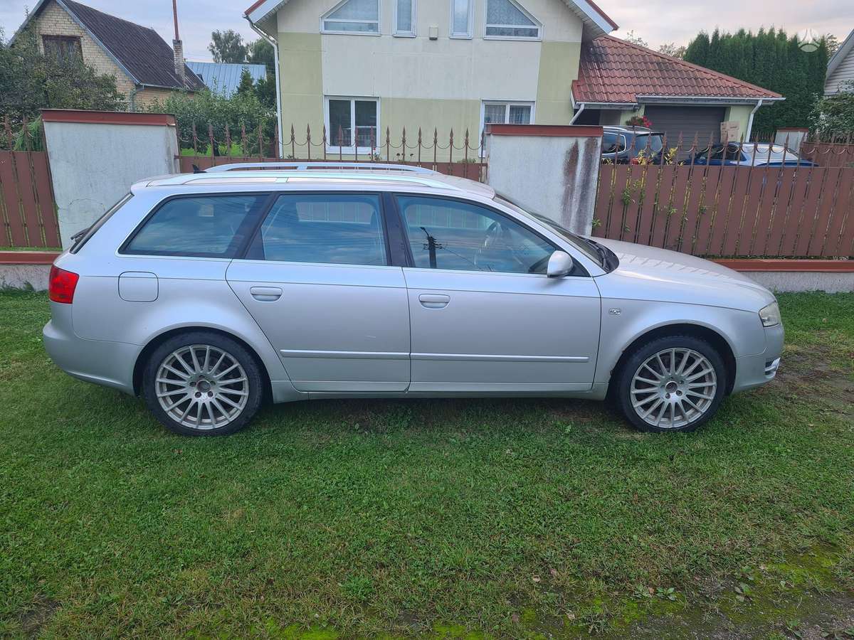 Audi A4 2006 — вигляд ззаду