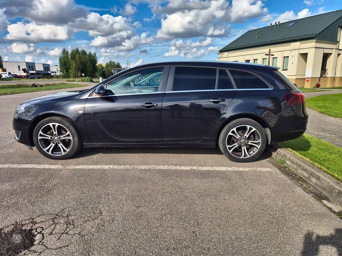 Opel Insignia 2014 — двигун 1956 cm³, 131 HP (96kW)