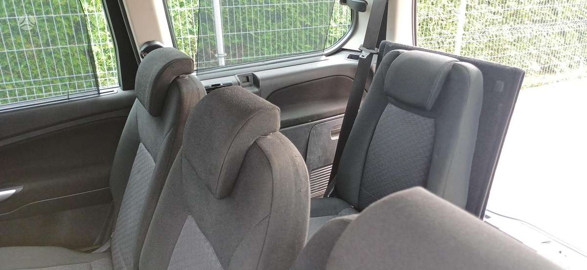 Ford Galaxy 2008 — photo 13