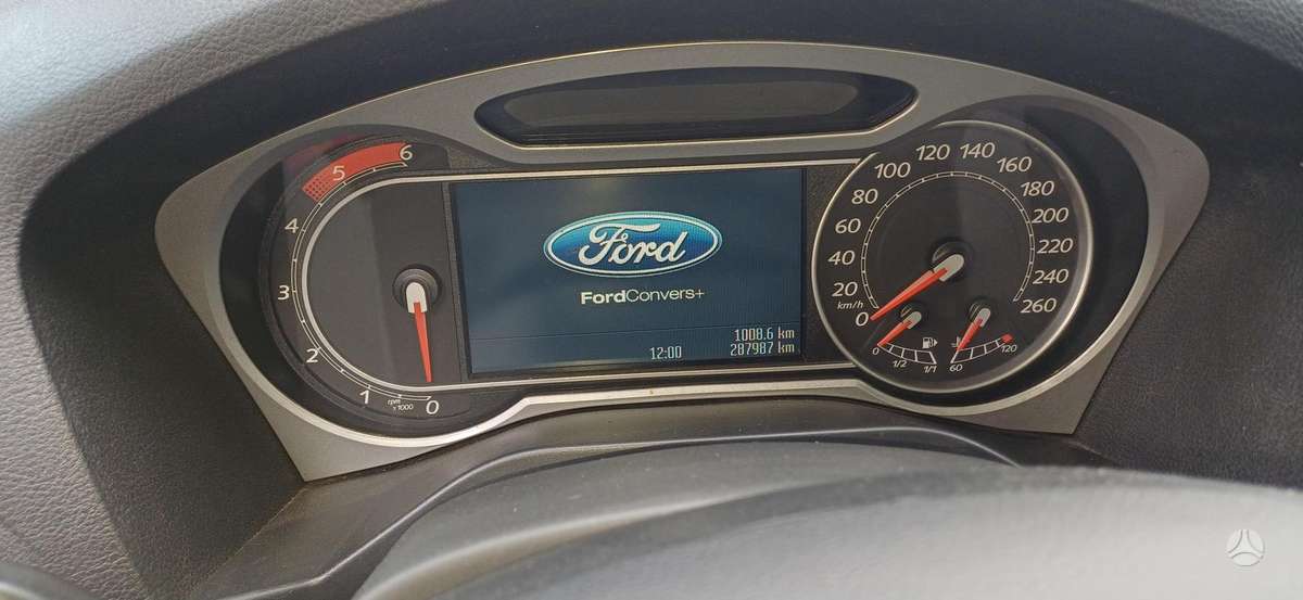 Ford Galaxy 2008 — photo 16