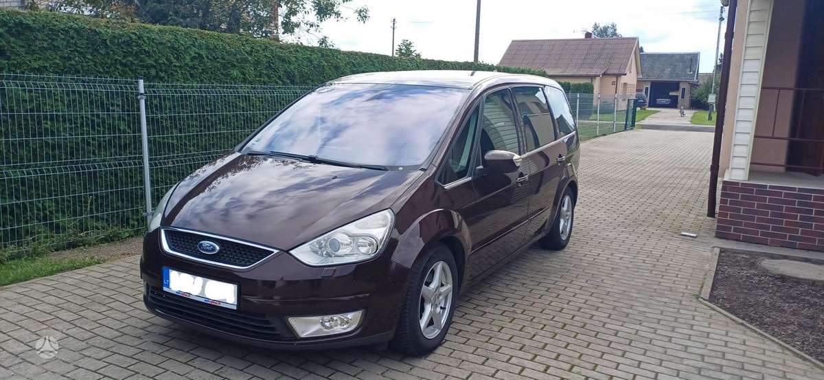 Ford Galaxy 2008 — rear view