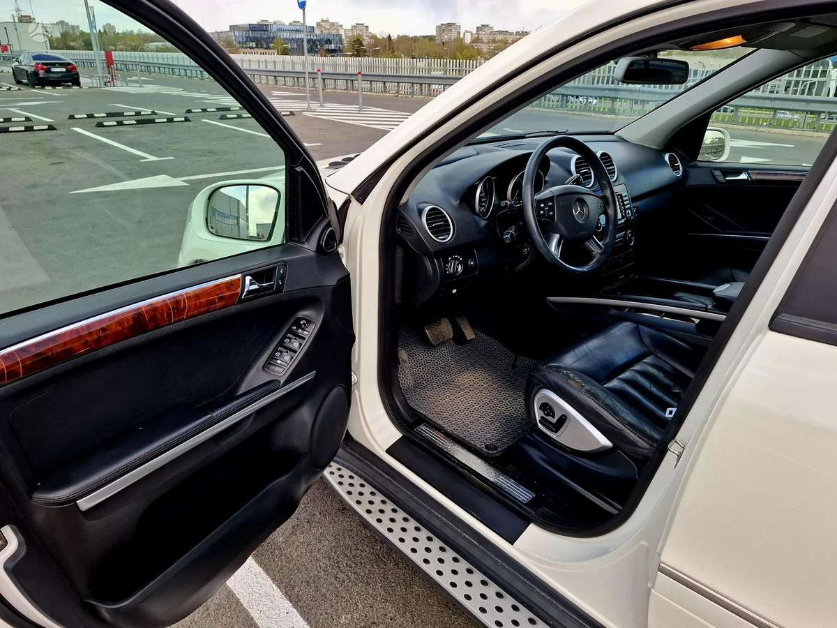 Mercedes-Benz ML320 2006 — photo 14