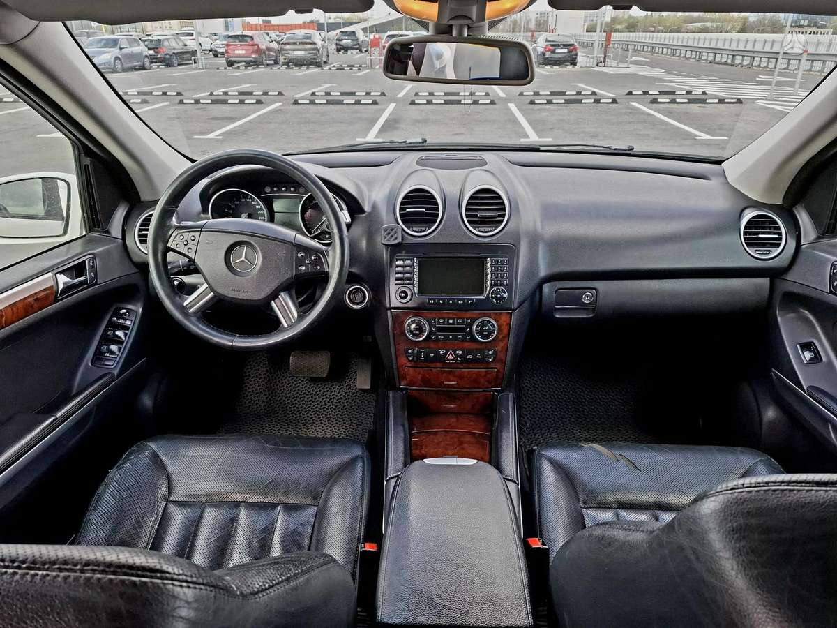 Mercedes-Benz ML320 2006 — photo 16