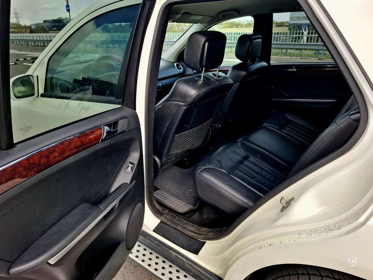 Mercedes-Benz ML320 2006 — photo 17