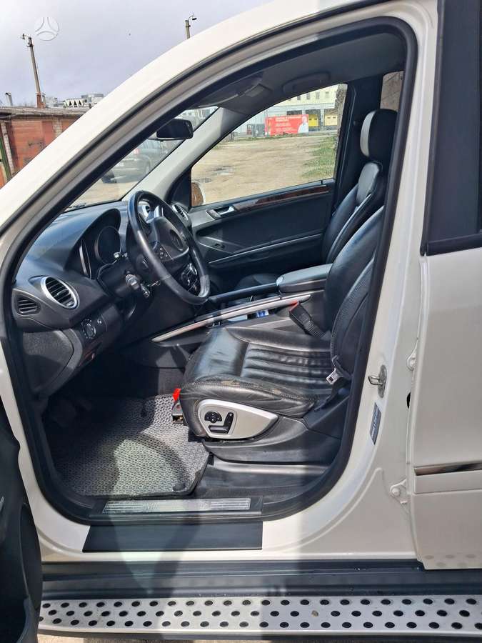 Mercedes-Benz ML320 2006 — photo 18