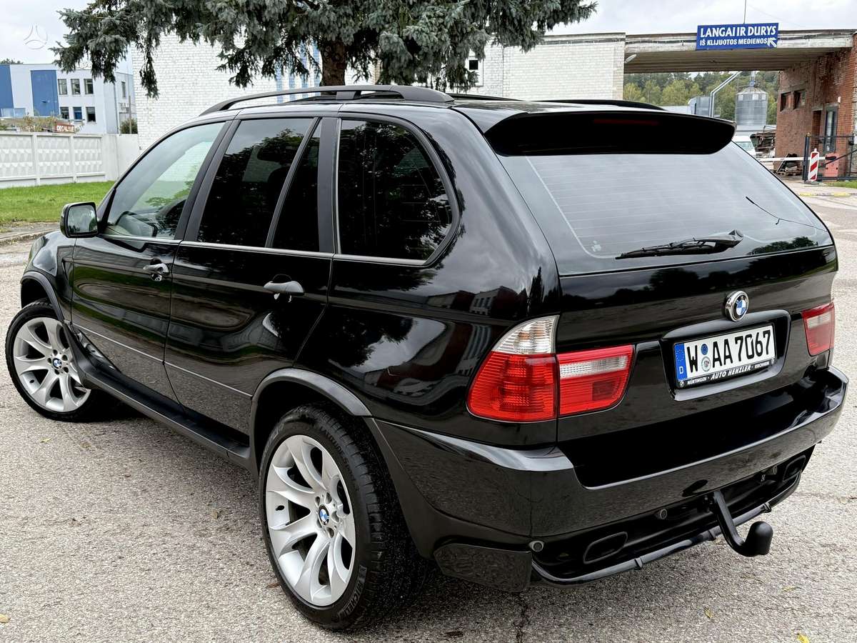 BMW X5 2005 — салон