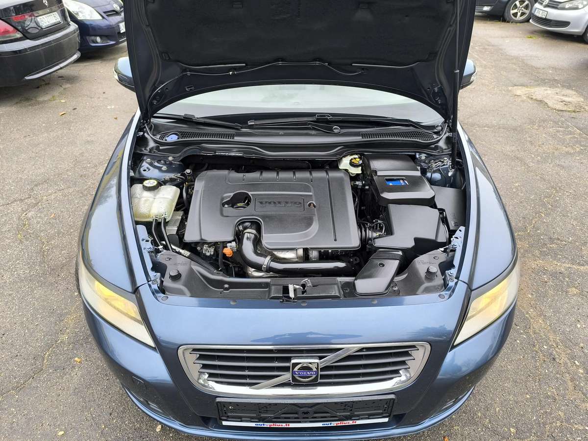 Volvo V50 2010 — photo 20