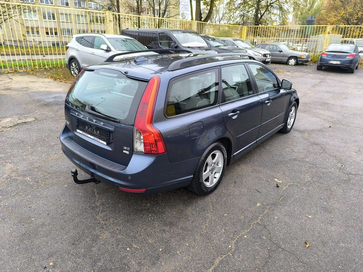 Volvo V50 2010 — photo 5