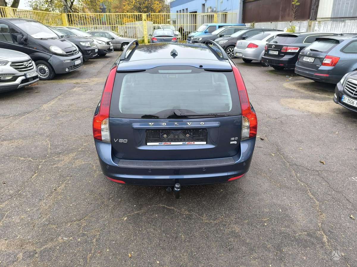 Volvo V50 2010 — photo 6