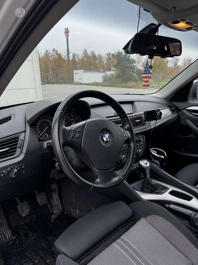 BMW X1 2011 — photo 12
