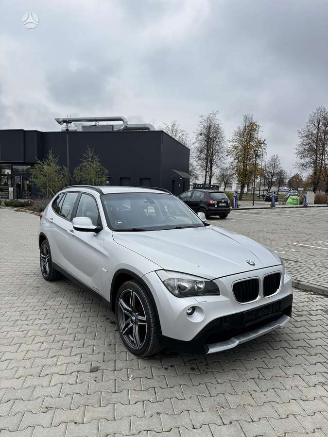 BMW X1 2011 — interior