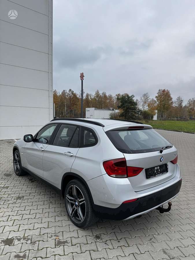BMW X1 2011 — photo 7