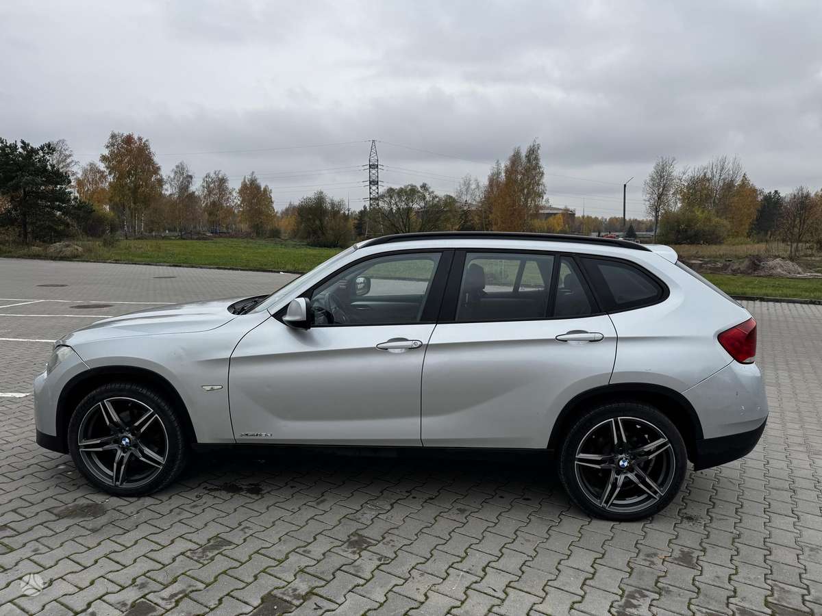 BMW X1 2011 — photo 8