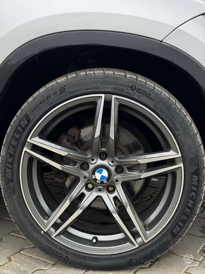BMW X1 2011 — photo 9