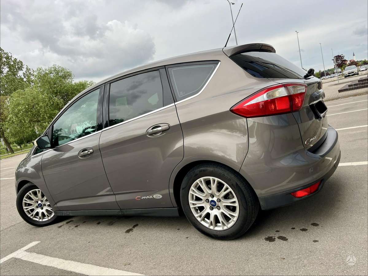 Ford C-MAX 2012 — вигляд ззаду