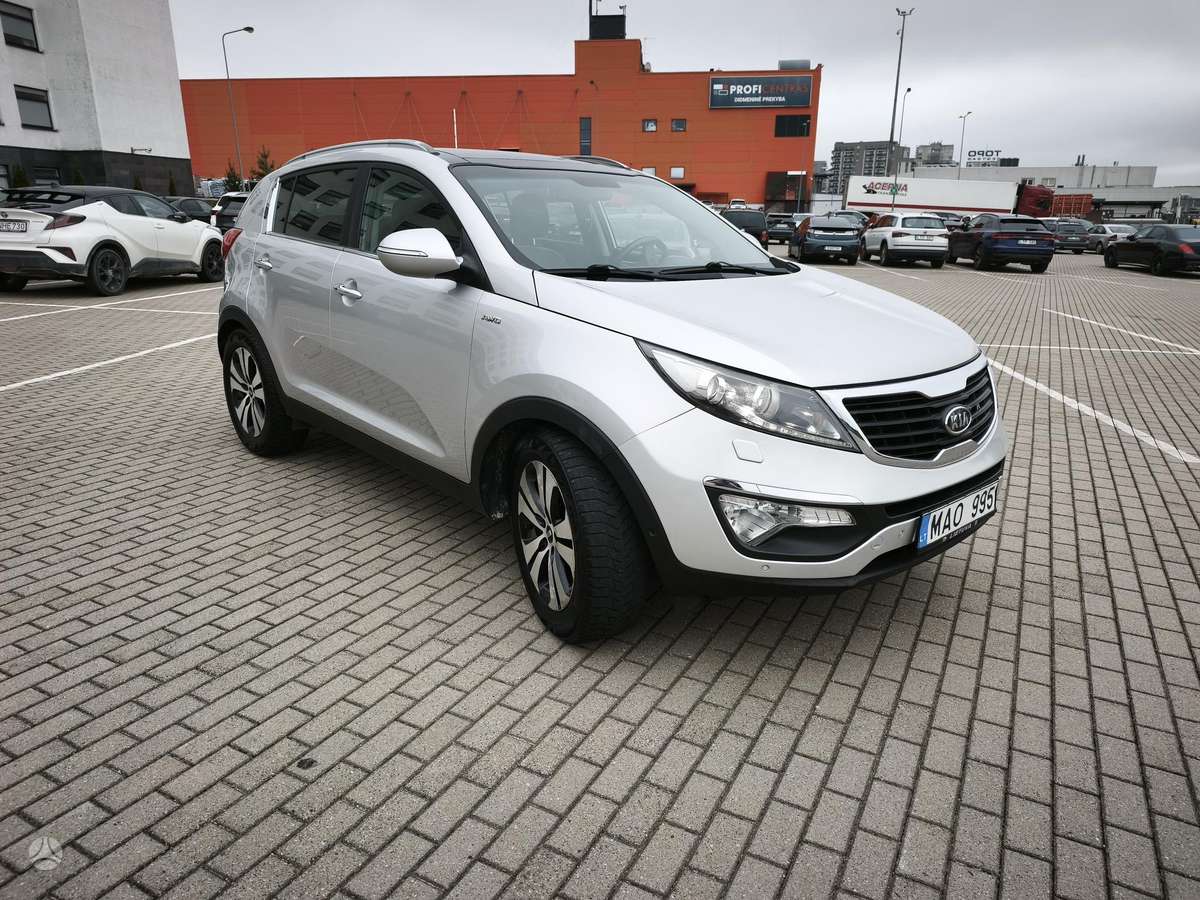 Kia Sportage 2012 — interior