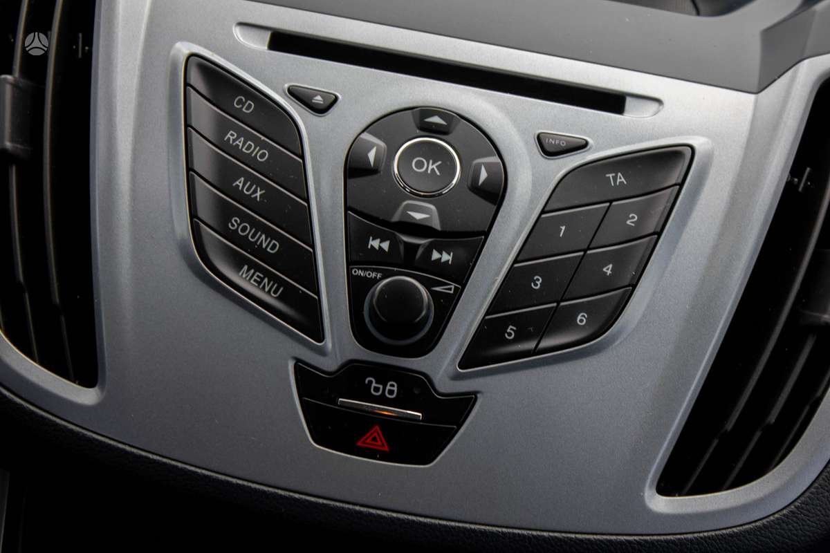 Ford Grand 2013 — фото 15