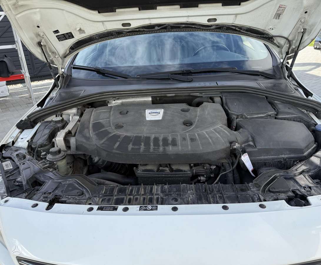 Volvo V60 2013 — photo 13