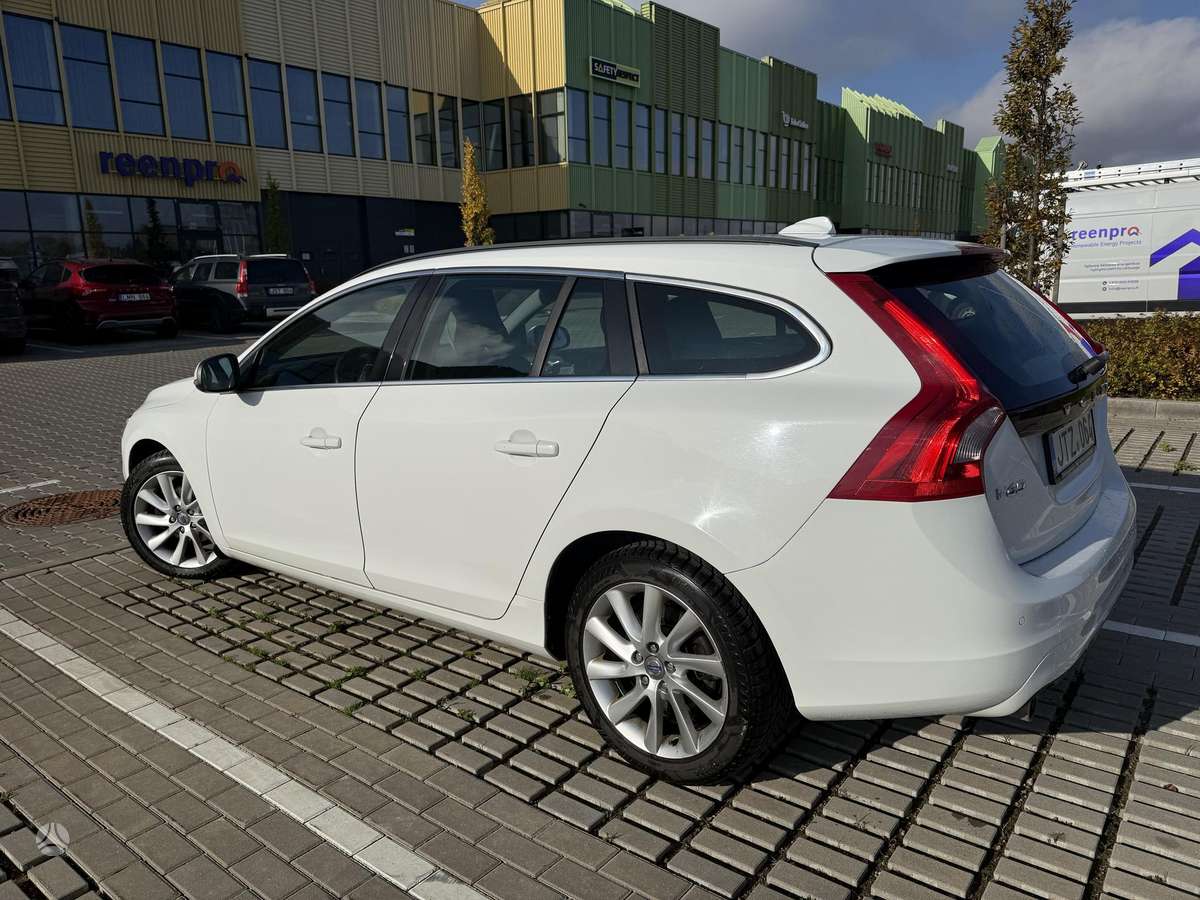 Volvo V60 2013 — photo 6