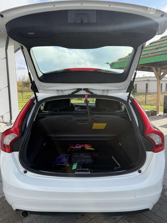 Volvo V60 2013 — photo 7