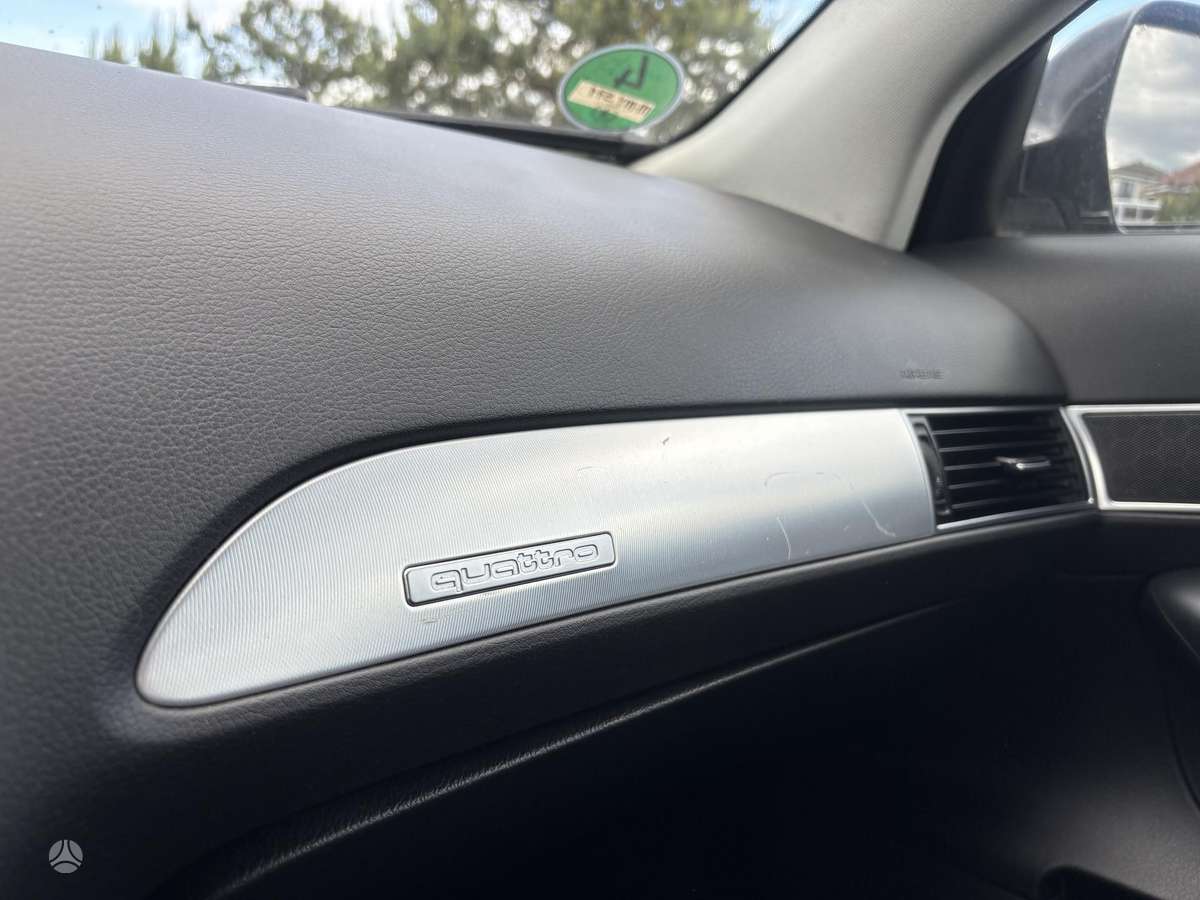 Audi A6 2010 — photo 10