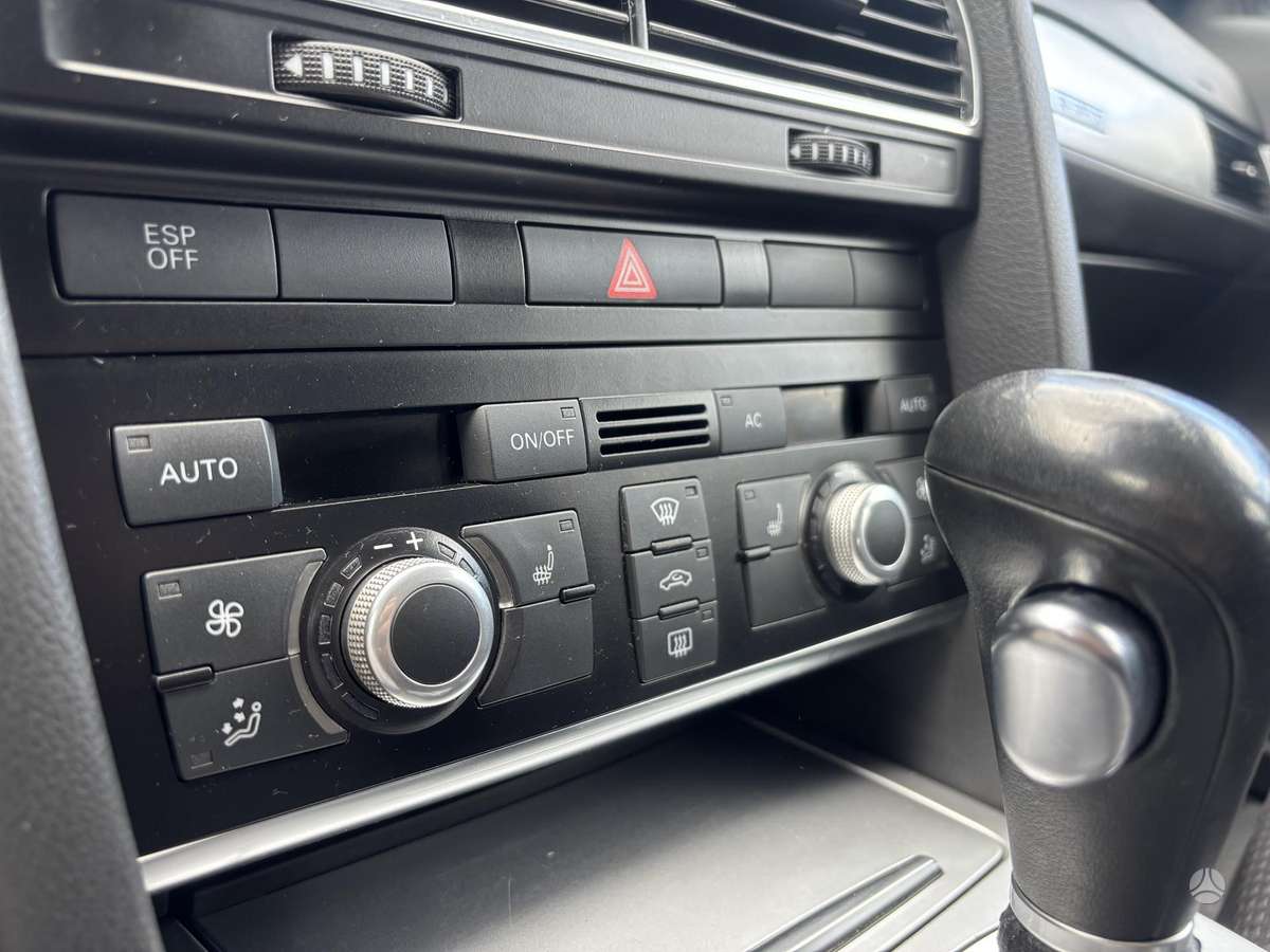 Audi A6 2010 — photo 9