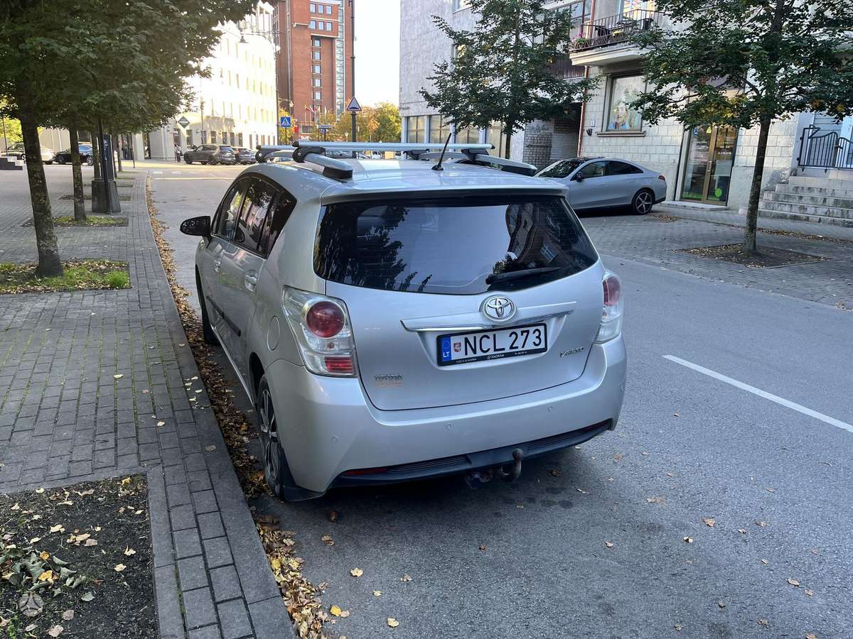 Toyota Verso 2013 — салон