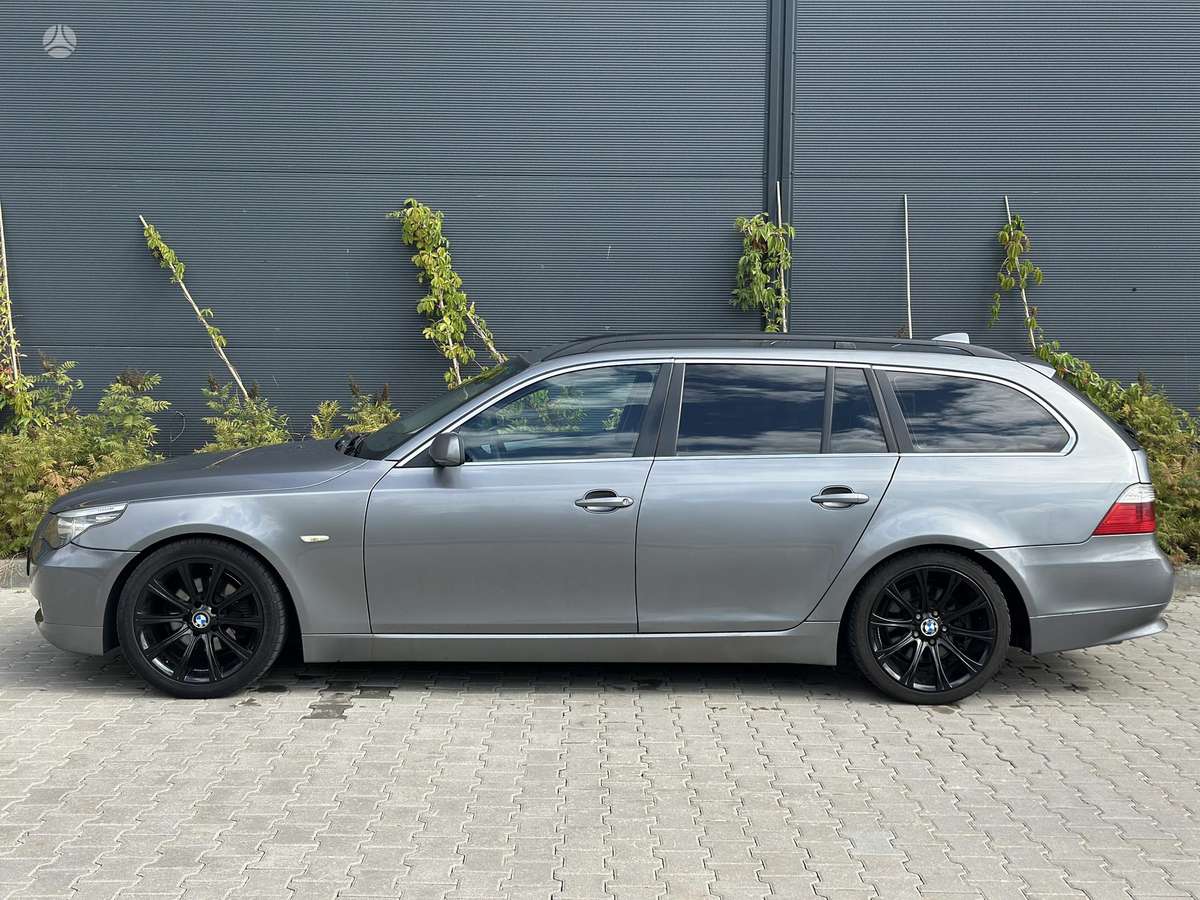 BMW 520 2007 — вигляд ззаду