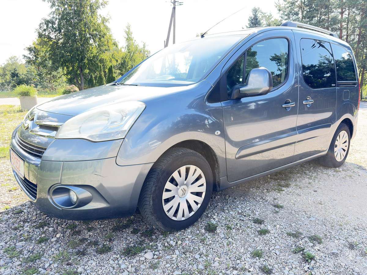 Citroen Berlingo 2010 — interior