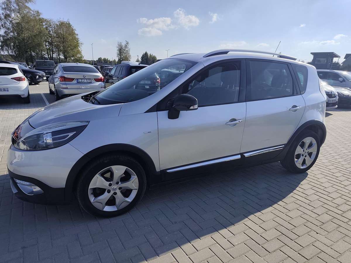 Renault Scenic 2014 — rear view