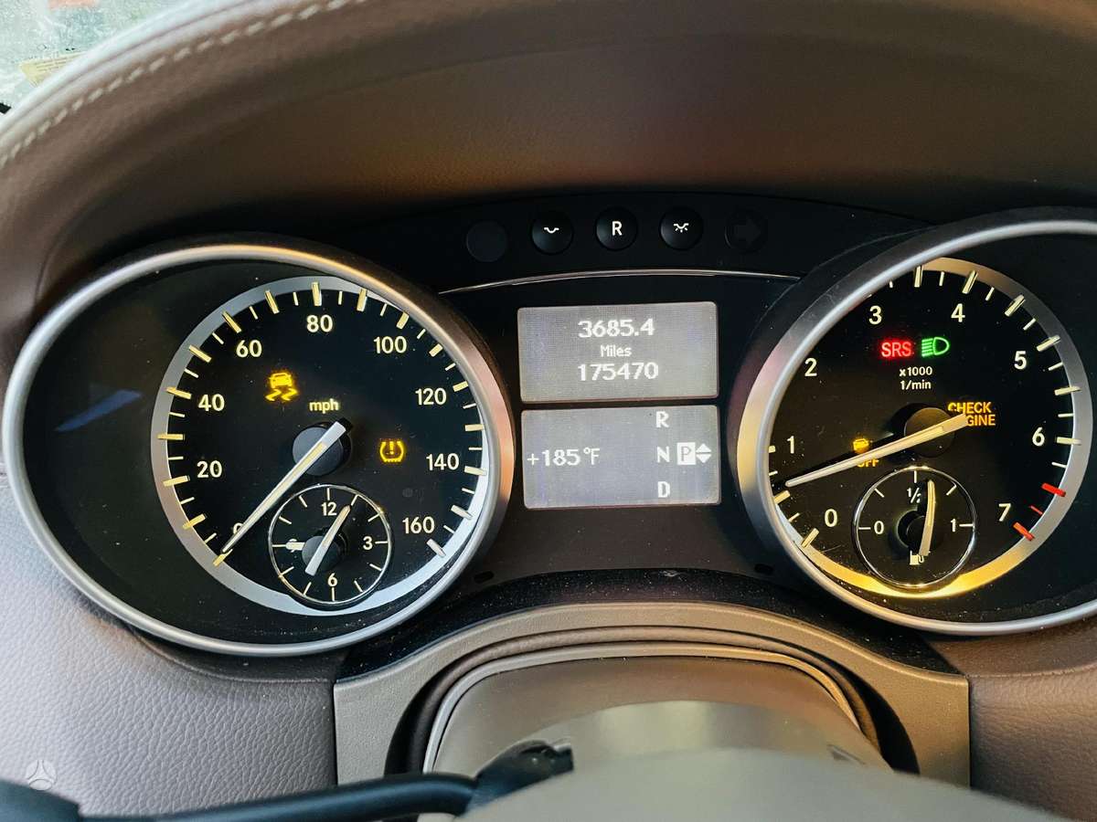 Mercedes-Benz GL450 2012 — photo 16