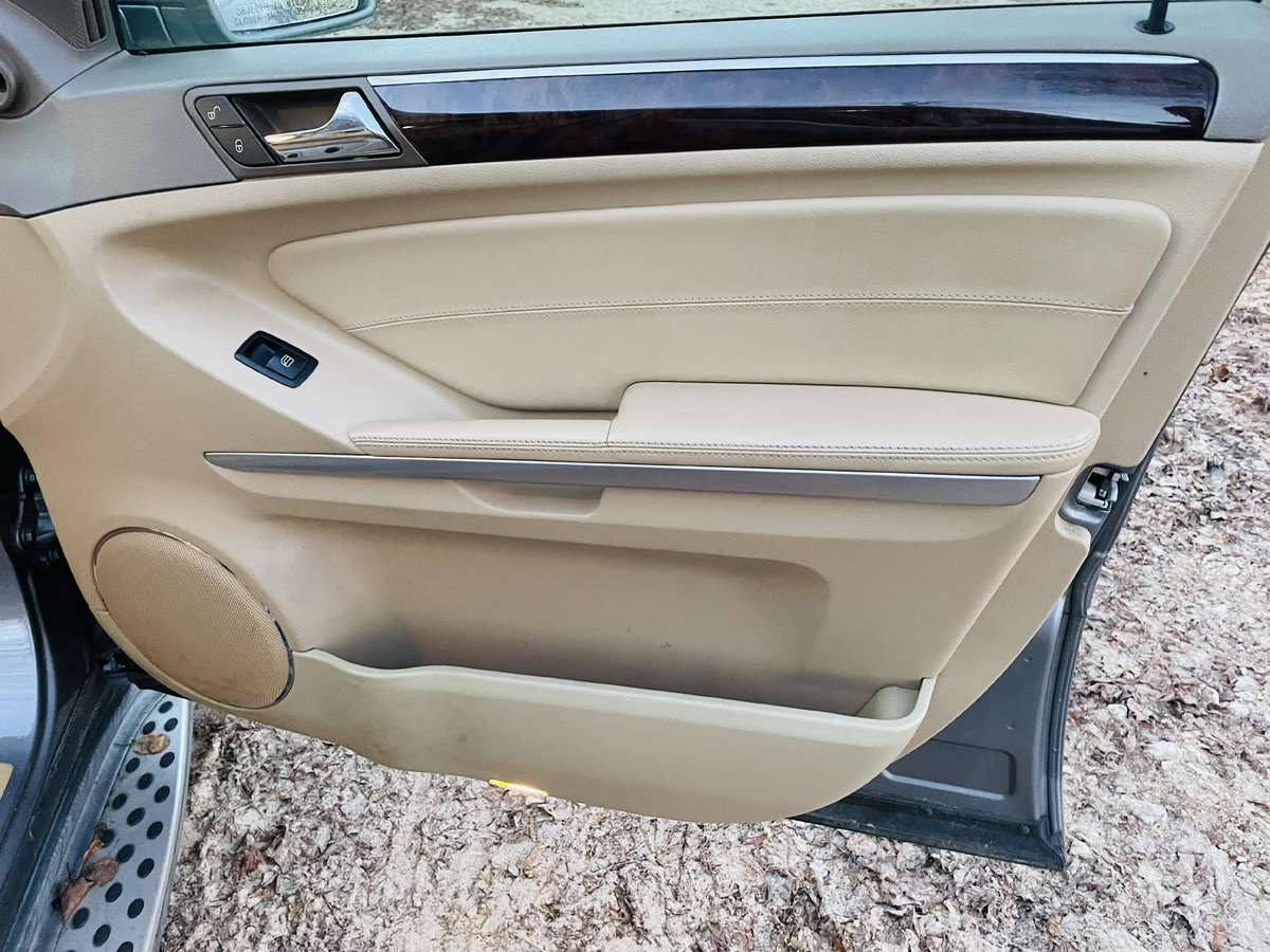 Mercedes-Benz GL450 2012 — photo 19