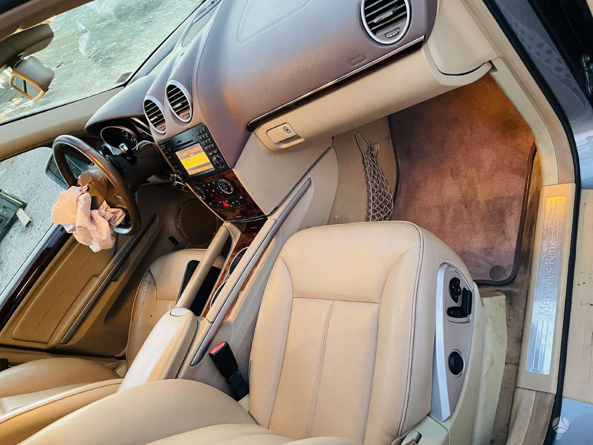 Mercedes-Benz GL450 2012 — photo 21
