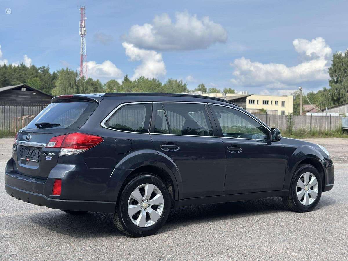 Subaru Outback 2010 — фото 6