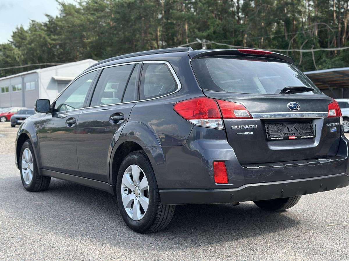 Subaru Outback 2010 — фото 9